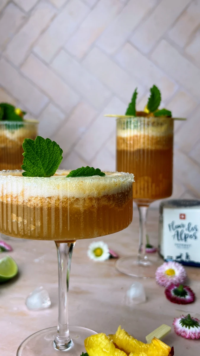 Salty Aprikosen-Pfirsich Mocktail 