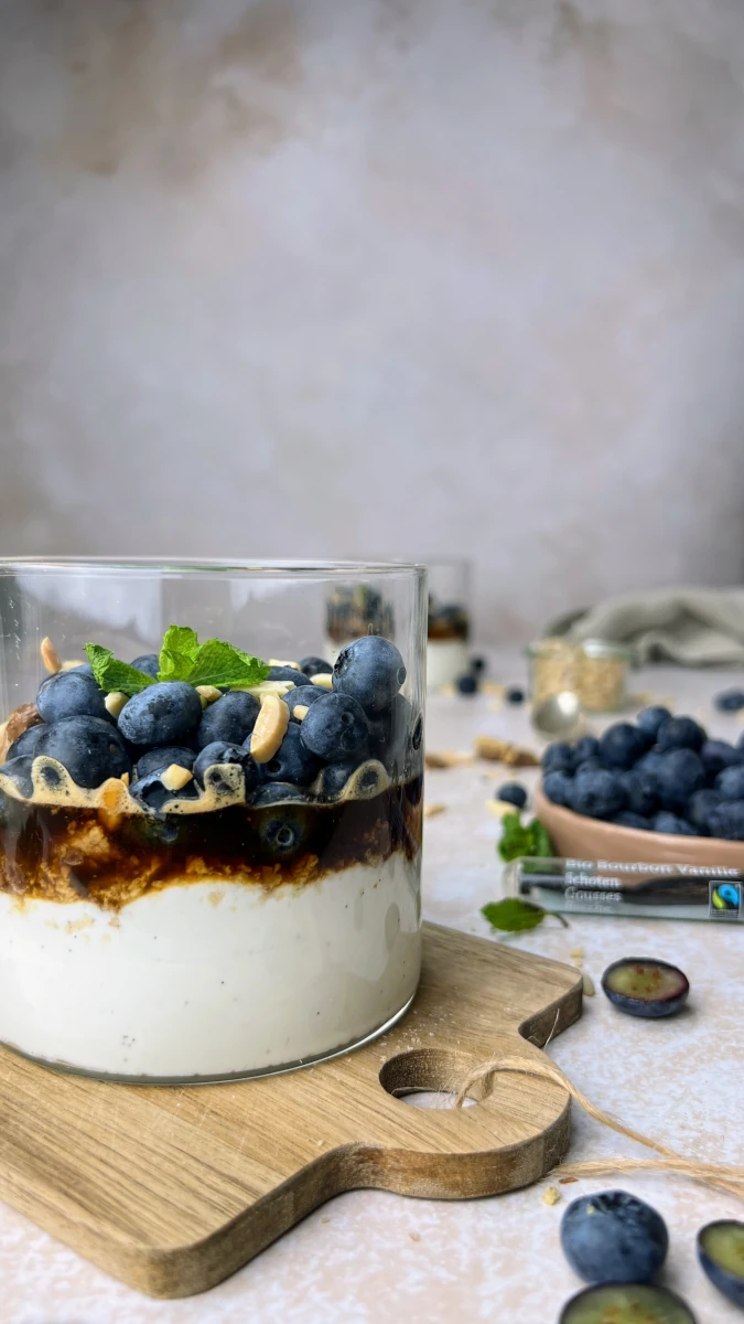 Affogato-Trifle mit Blaubeeren 