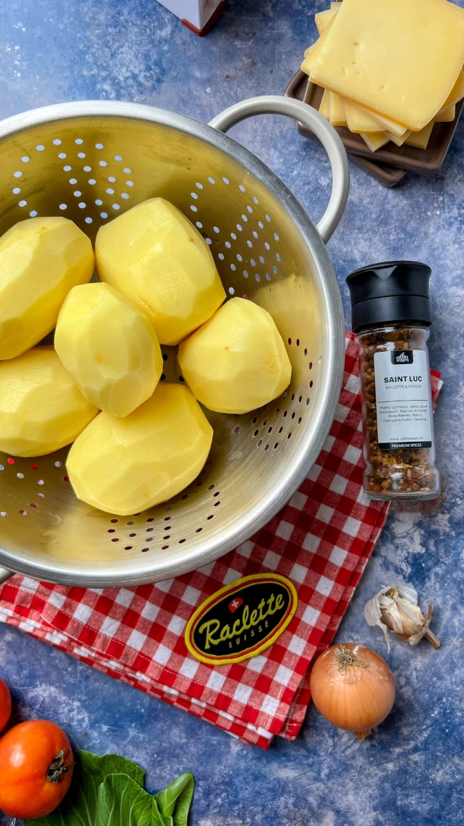 Loaded Fries mit Raclettesauce 