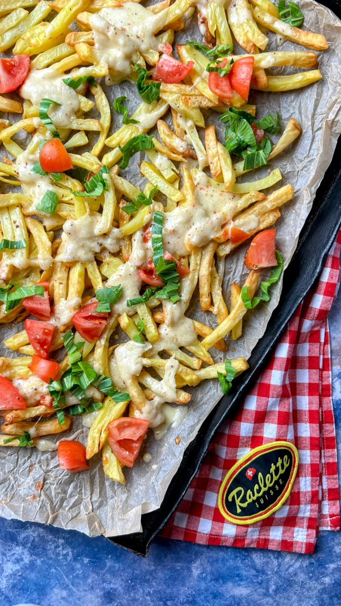 Loaded Fries mit Raclettesauce 