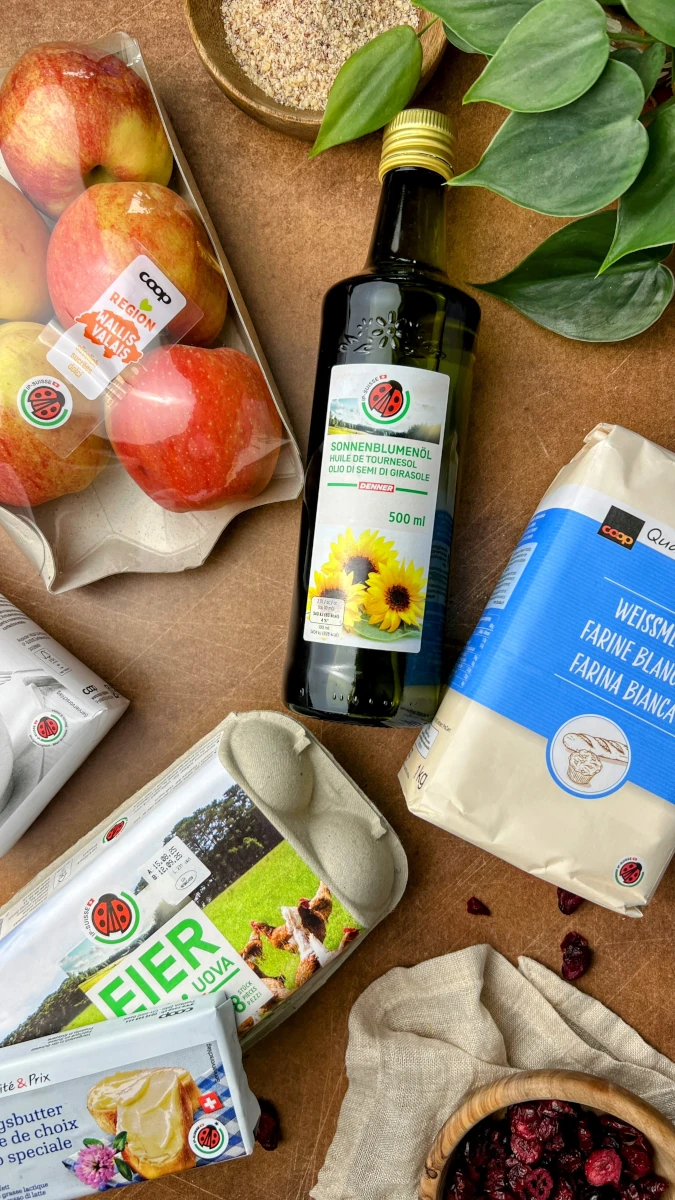 Apfelstrudel mit Vanillesauce 