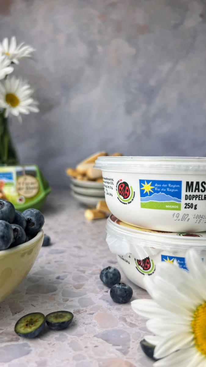 sommerliches Blaubeer-Tiramisu