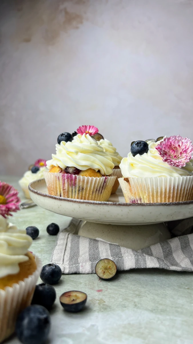 Blaubeer-Zitronen Cupcakes 