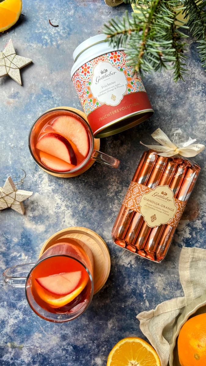 Früchtepunsch mit Gianduja-Orange Hüppen 