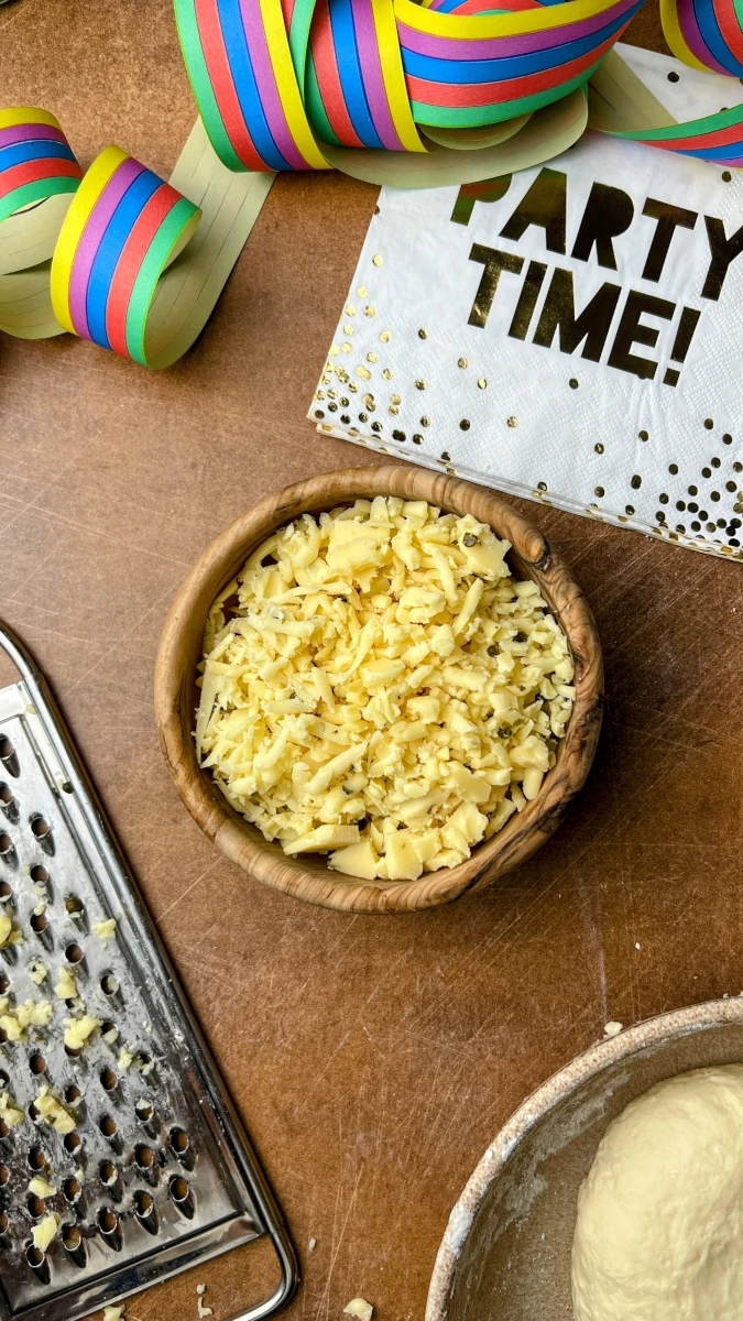 Silvester Raclette Laugenschweinchen