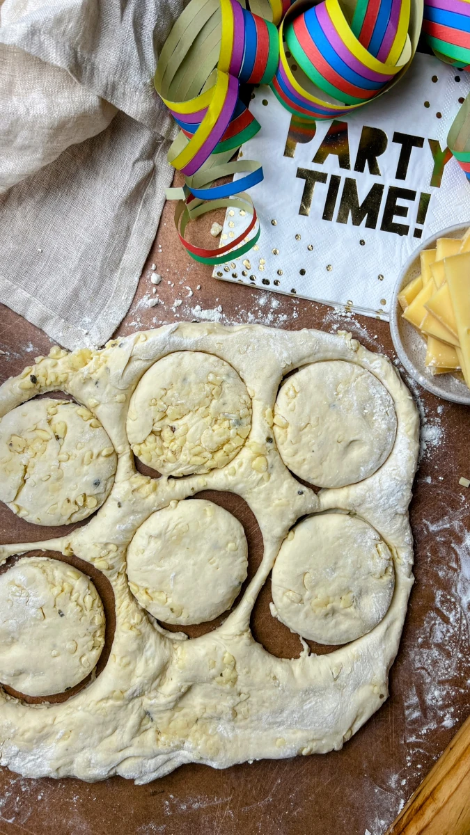 Silvester Raclette Laugenschweinchen