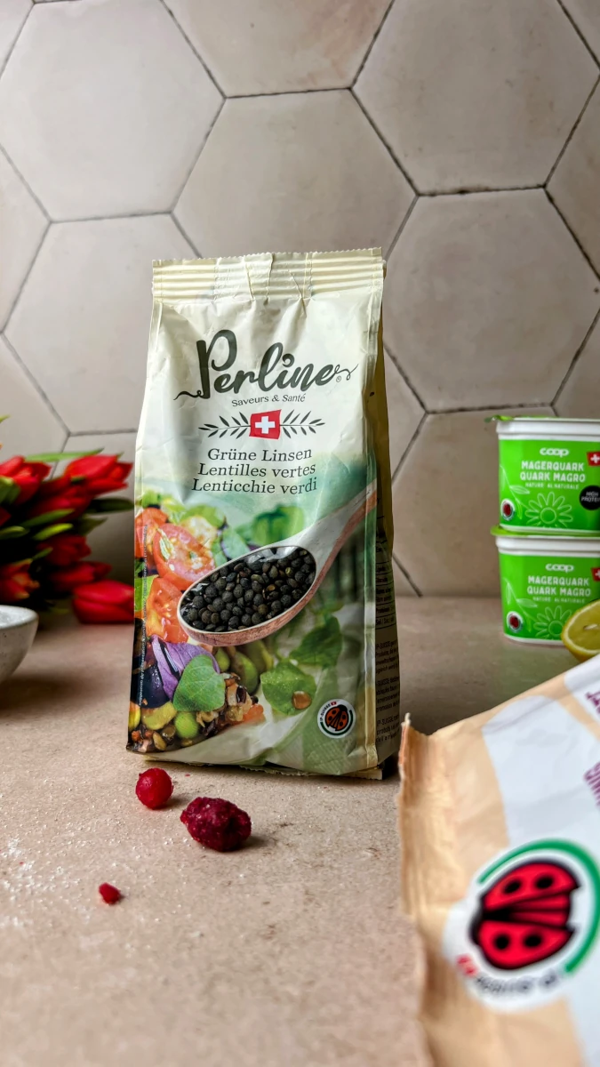 High Protein Linsen Pancakes mit heissen Beeren 