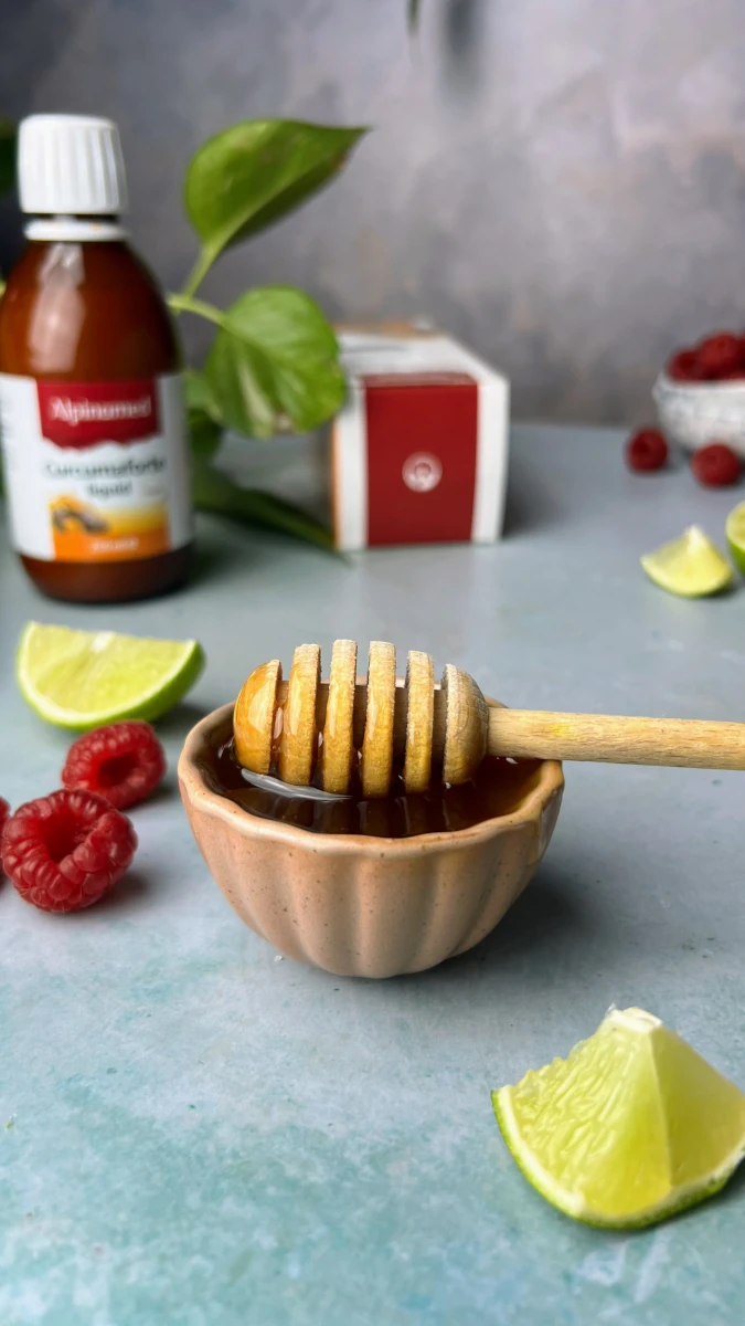 Nektarinen-Himbeer Sorbet mit Curcumaforte liquid Nektarinen-Himbeer Sorbet mit Curcumaforte liquid