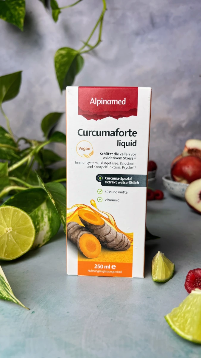 Nektarinen-Himbeer Sorbet mit Curcumaforte liquid Nektarinen-Himbeer Sorbet mit Curcumaforte liquid