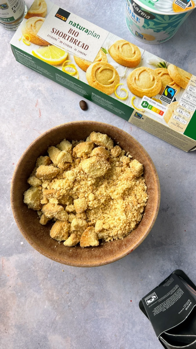 Pflaumen-Kokos Tiramisu im Glas 