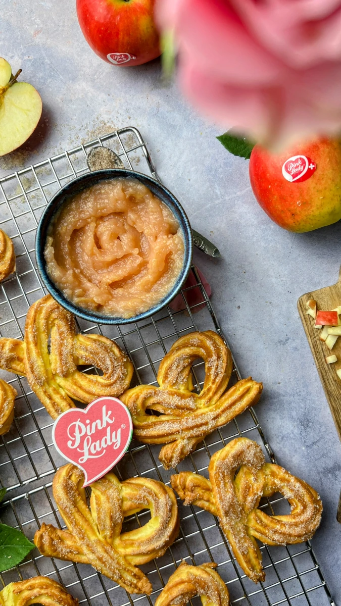 Pink Lady-Churros mit süssem Dip 