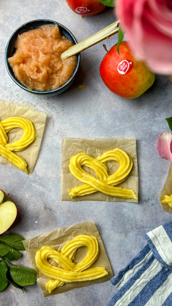 Pink Lady-Churros mit süssem Dip 
