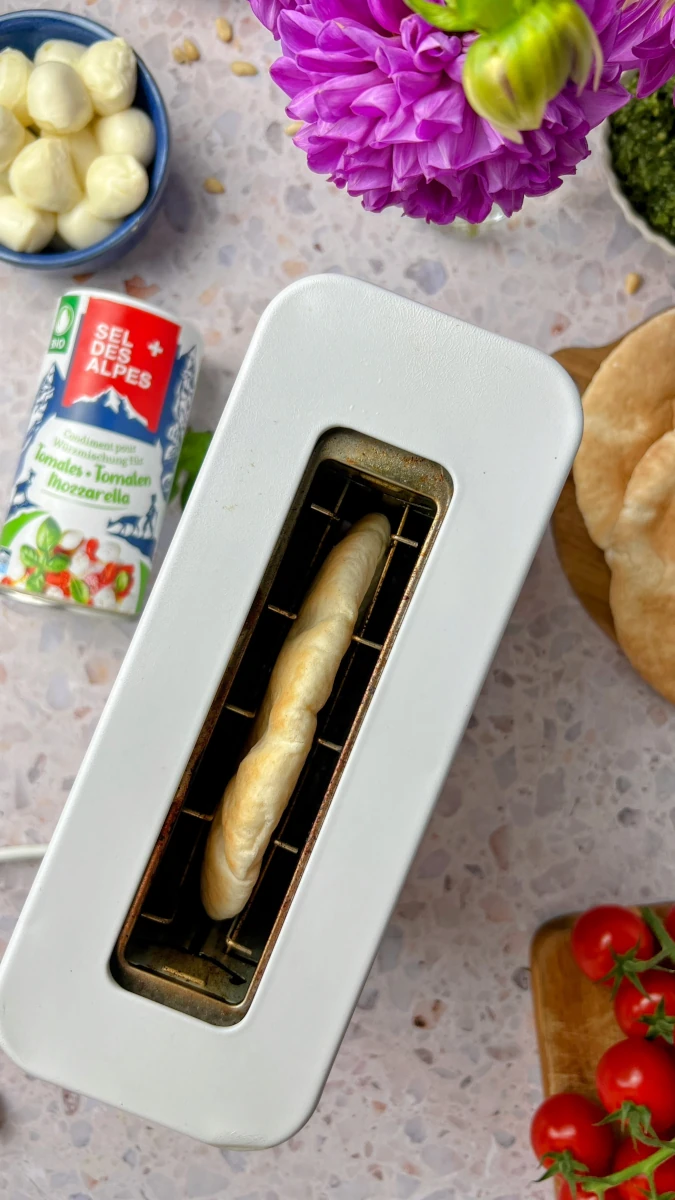 Tomaten-Mozzarella Pitas