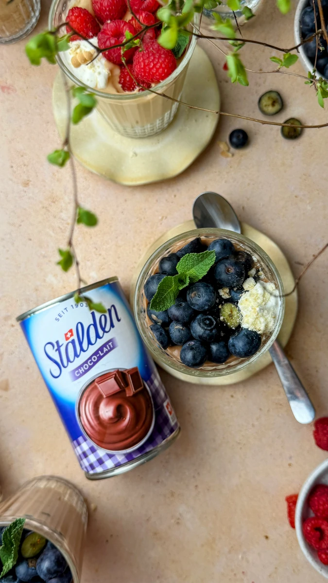 Sommerliches Schichtdessert 