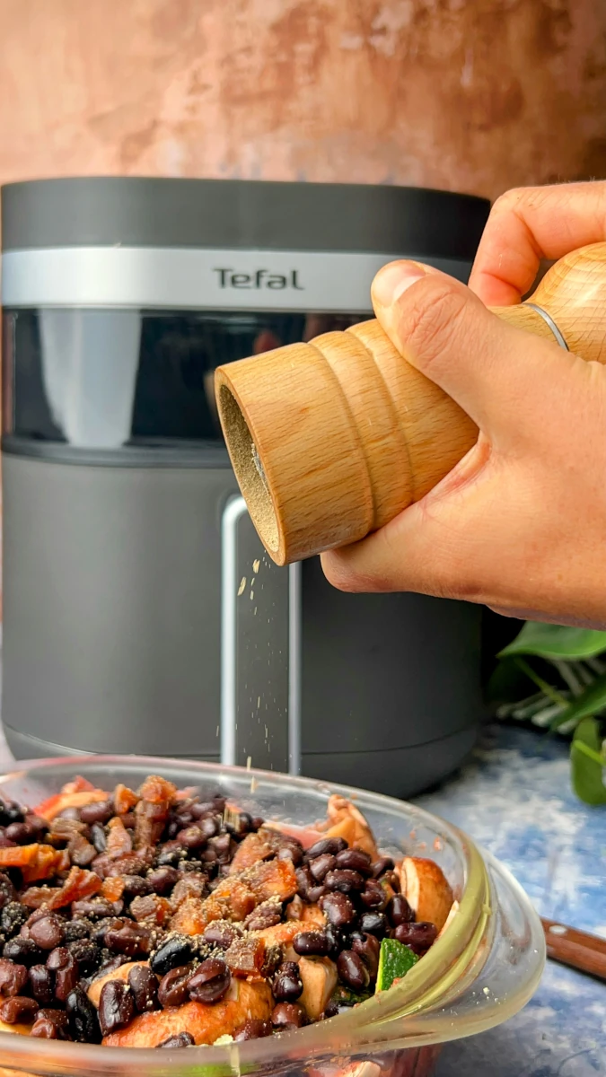 Onepot Schmorgericht mit geröstetem Knoblauchbrot aus dem Airfryer 