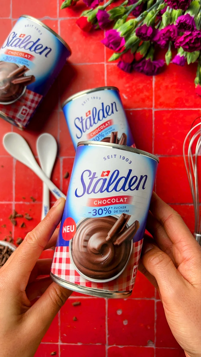 Stalden Schokoladencreme in der Hand