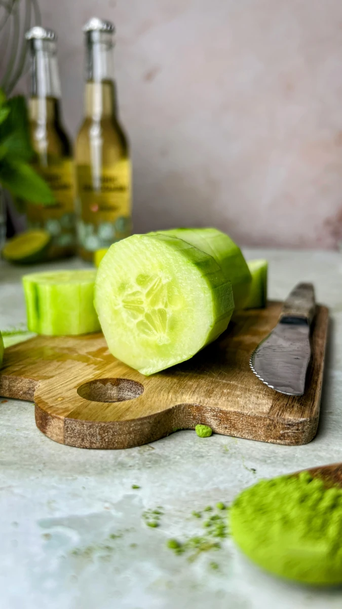 Erfrischender Gurken-Matcha Tonic Erfrischender Gurken-Matcha Tonic