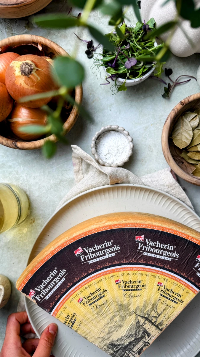 Käse-Pancakes mit selbstgemachter Sauce Hollandaise 