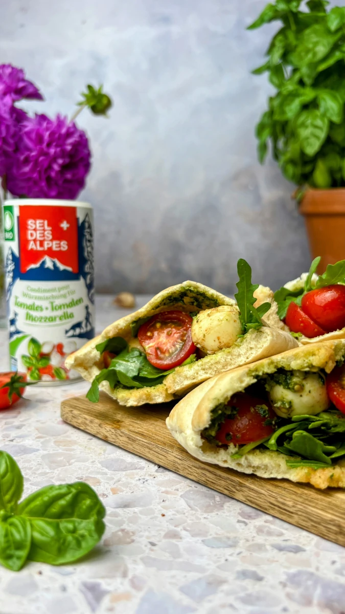Tomaten-Mozarella Pita Sel des Alpes