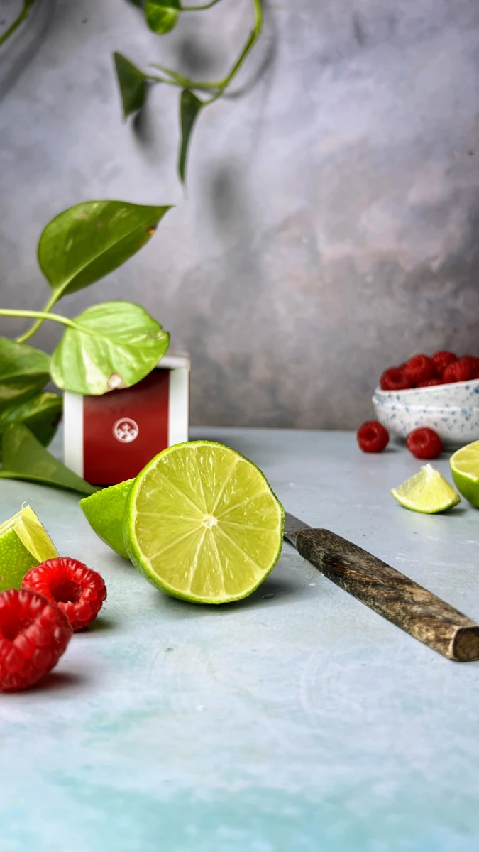 Nektarinen-Himbeer Sorbet mit Curcumaforte liquid Nektarinen-Himbeer Sorbet mit Curcumaforte liquid