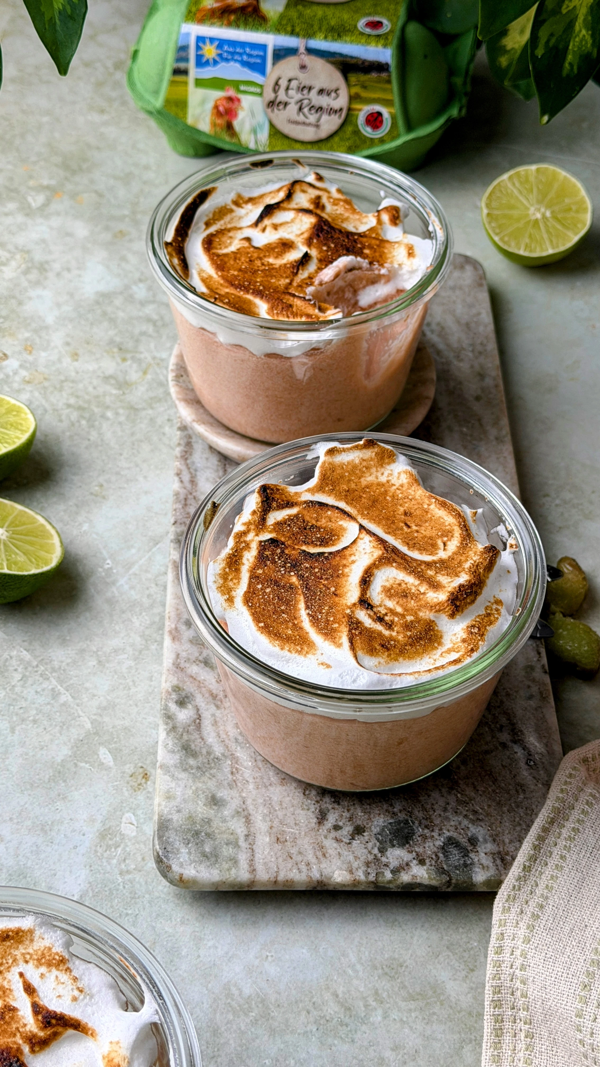 Flambiertes Rhabarbermousse 